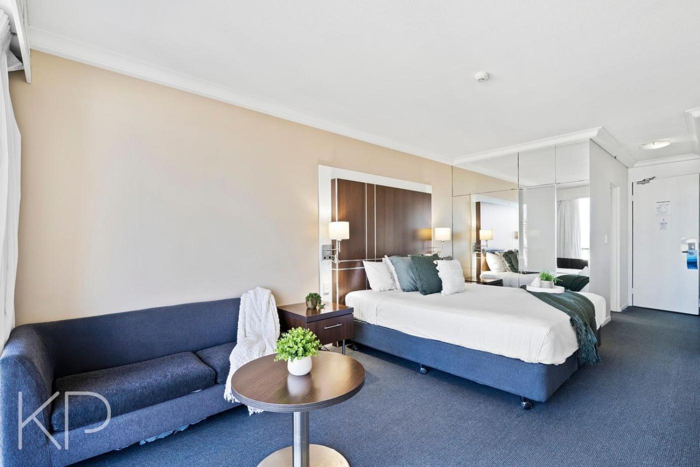 Hotel Apartments On 22 View Avenue, Surfers Paradise Гоулд Коуст Екстериор снимка